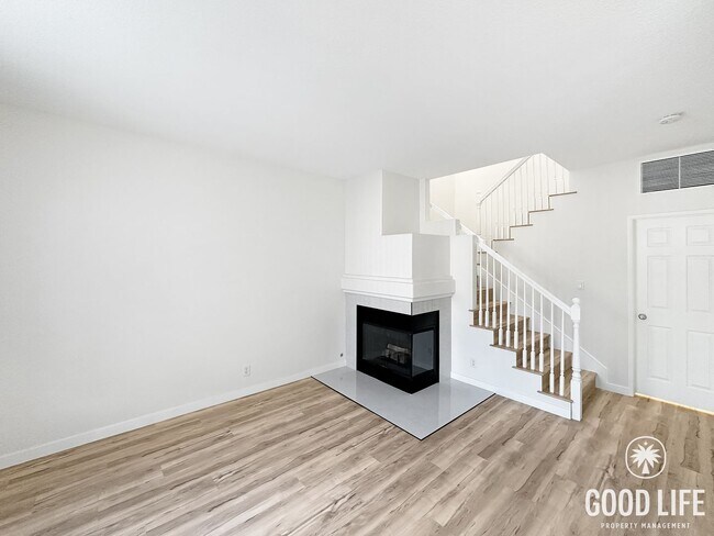 Building Photo - Fully Renovated 2BD/2.5BA in Aliso Viejo | Fireplace, Private Patio, Pool/Spa & Attached Garage