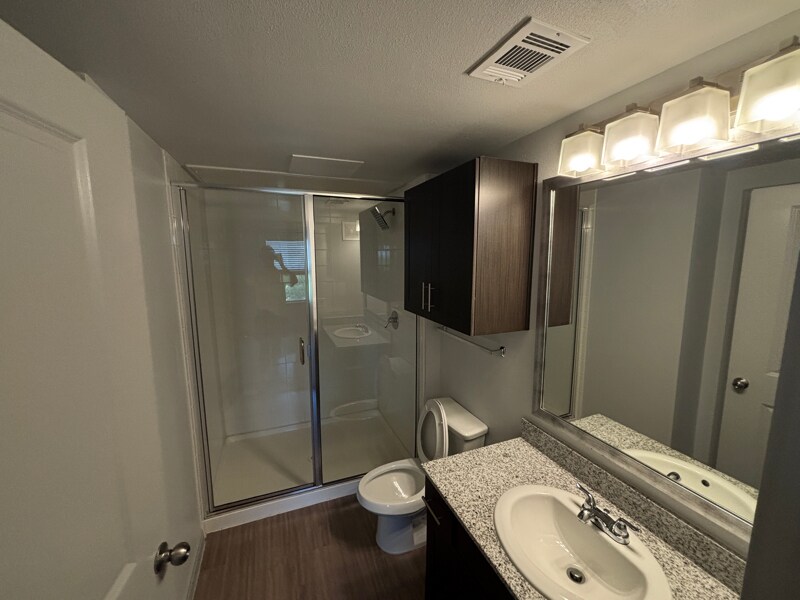 Building Photo - 950 FM2001