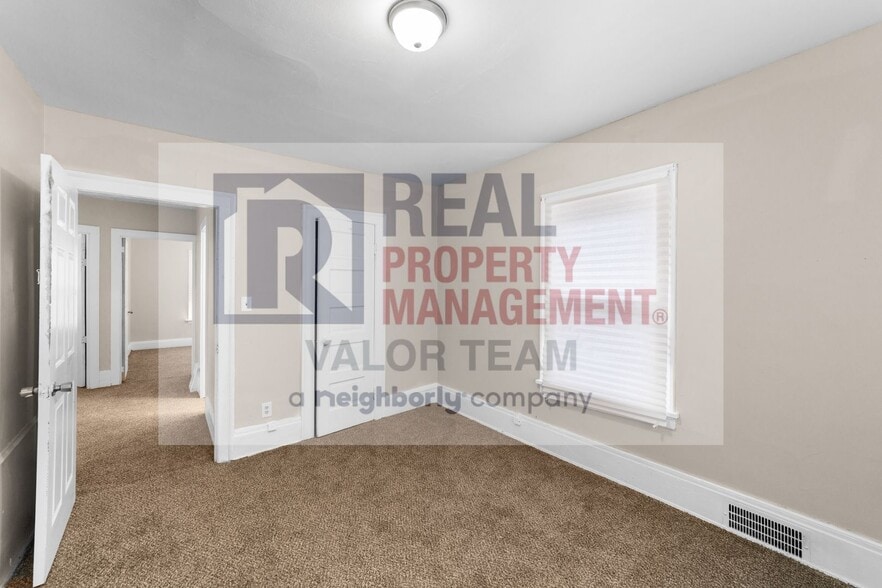 Building Photo - House Comfortable