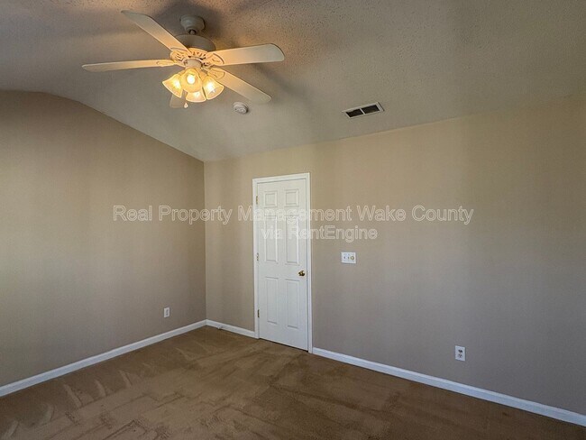 Building Photo - 504 Canyon Lake Cir