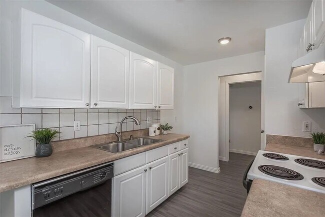 Building Photo - 3806 Cortadera Ct