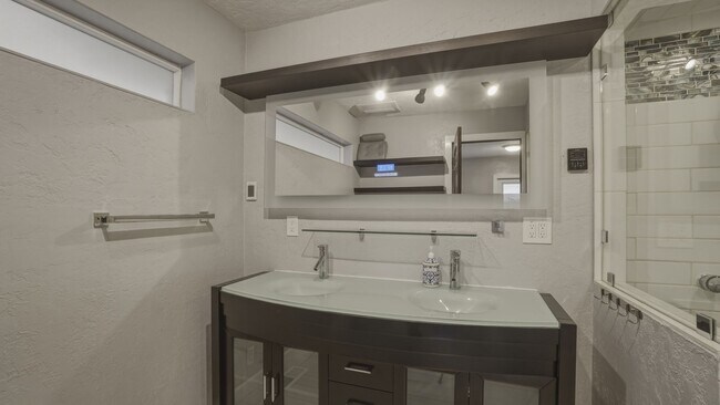 Building Photo - Wasatch Blvd Gem!! Hot Tub, Sauna, & Trails in Top SLC Location