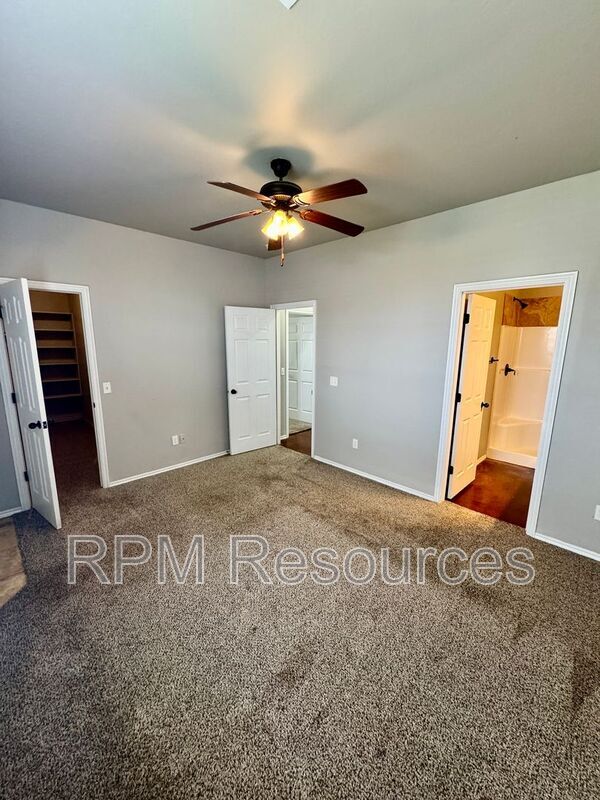 Building Photo - 1818 Post Oak Rd