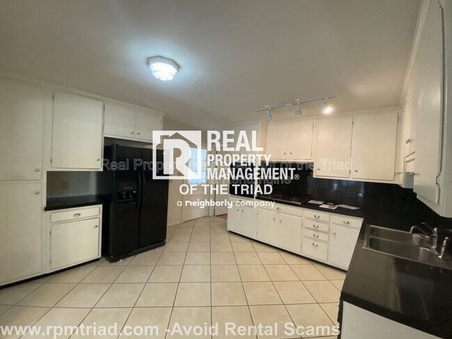 Building Photo - 5108 Myers Fork Rd