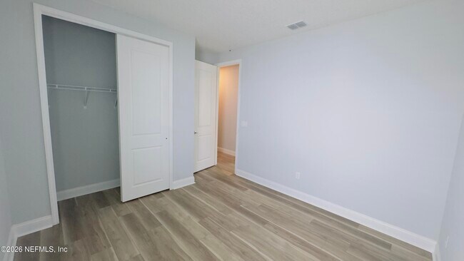 Building Photo - 70 Killarney Ave