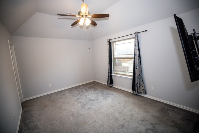 Building Photo - 13923 Hopewell Dr