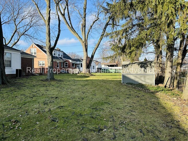 Building Photo - Charming 3-Bedroom Ranch minutes from Woodward Ave, Birmingham, and Berkley!