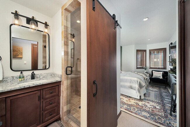 Building Photo - 280 Mahoney Dr