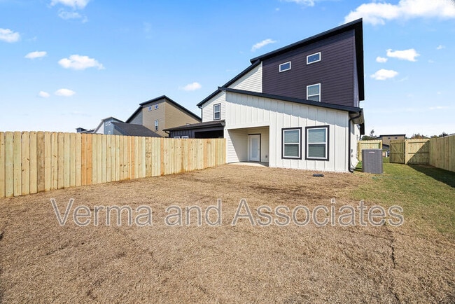 Building Photo - 1801 SW Poigai Wy