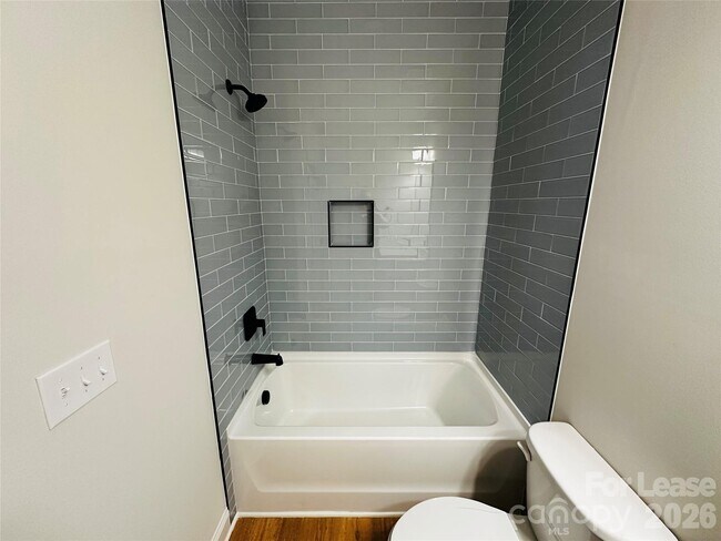 Building Photo - 521 N Linwood Ave