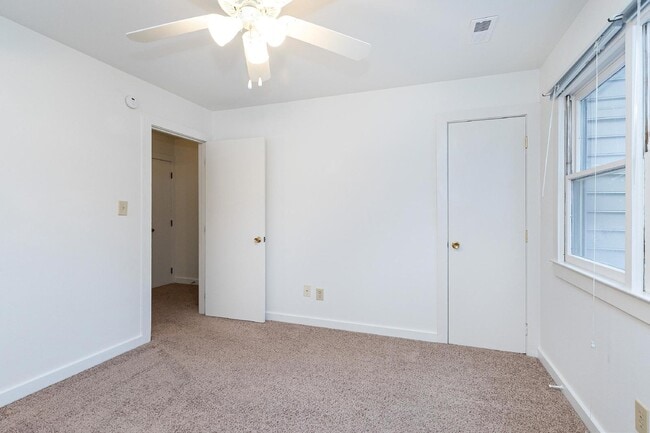 Building Photo - 5541 Kaplan Dr