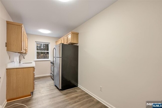 Building Photo - 121 Regency