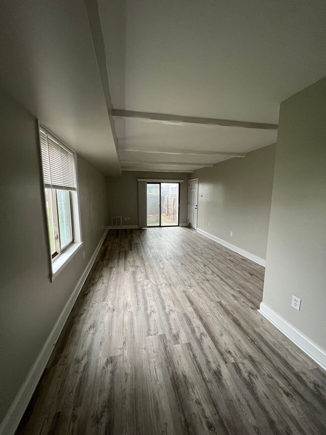 Building Photo - Luxury 1 BD, 1 BA Apartment in Mt Joy!