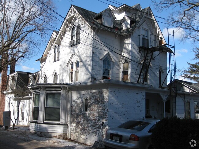 Primary Photo - 82-84 Fairview Pl