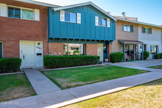 Building Photo - 6063 N Granite Reef Rd