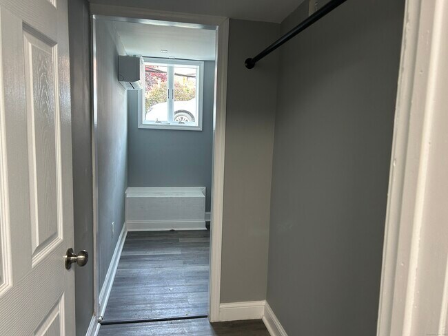 Building Photo - 22 Hawthorne St