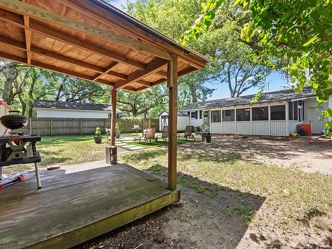 Building Photo - 1431 Glencoe Dr