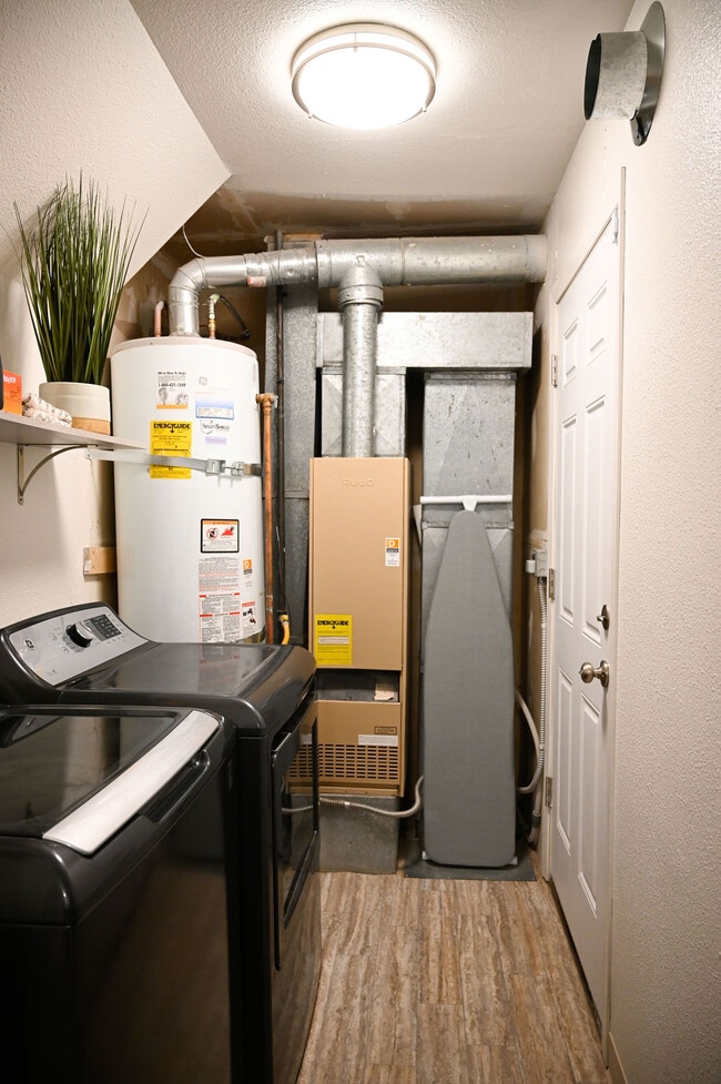 Building Photo - Little Dipper Avenue