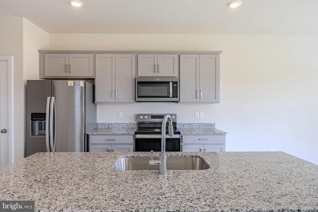 Building Photo - 115 Haida Ln