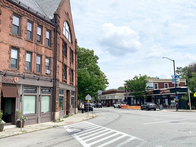 Building Photo - 417 High St