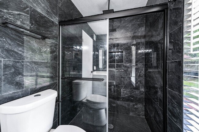 Building Photo - 1610 Richvale Ln