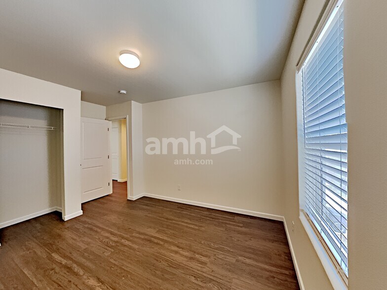 Building Photo - 1950 NW 23rd St