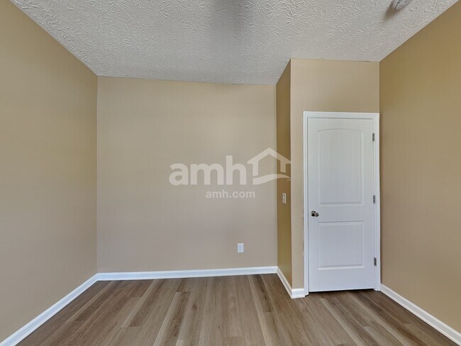 Building Photo - 115 Otter Glen Dr