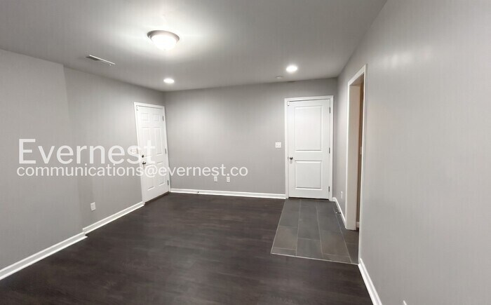 Building Photo - 5520 Desoto Cir