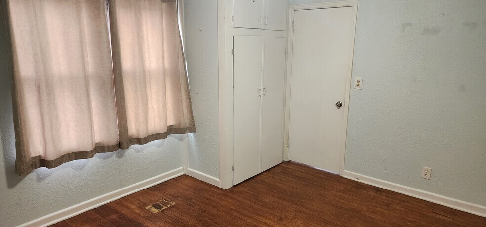 Building Photo - 1648 Guava Ave