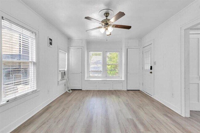 Building Photo - 1133 W Clay St