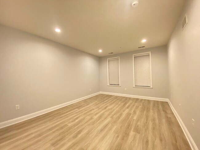 Building Photo - 107 Corning Fairbanks Way