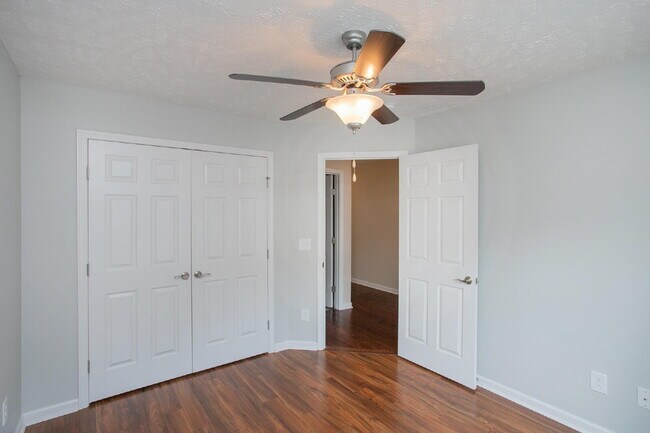 Building Photo - Single-level 2-bed, 2-bath townhome in 55+ community with pool, clubhouse, fitness center and gro...