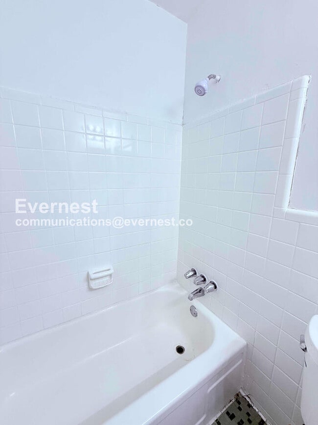 Building Photo - 14439 Kent St