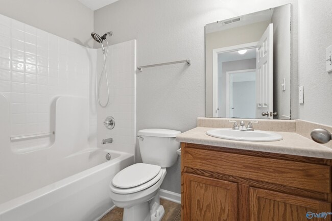 Building Photo - 3262 Lakeland Dr SW