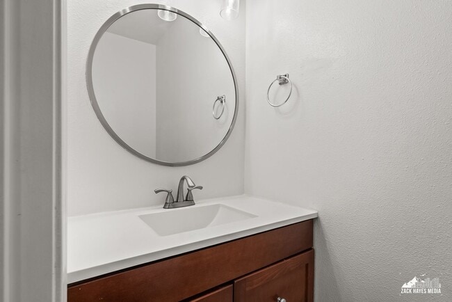 Building Photo - 6627 Zurich St