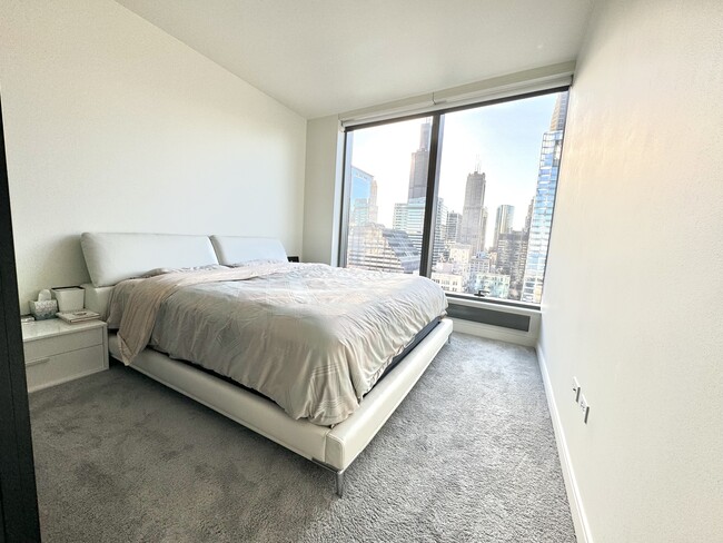 Bedroom - 60 E Monroe St