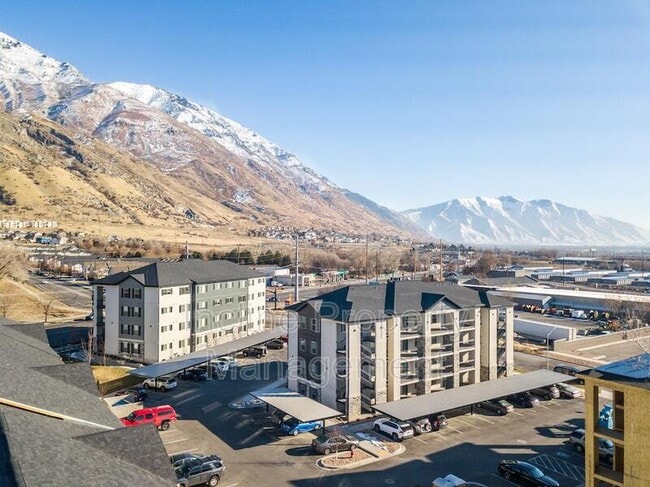 Building Photo - 184 N Lone Rock Dr