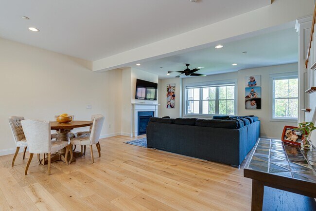 Building Photo - 30 Cate St