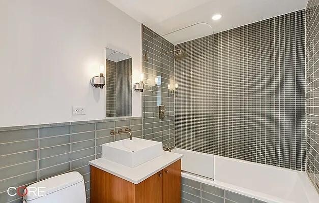 Building Photo - 154 Attorney St