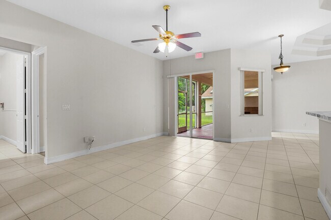 Building Photo - 1092 SW Majorca Ave