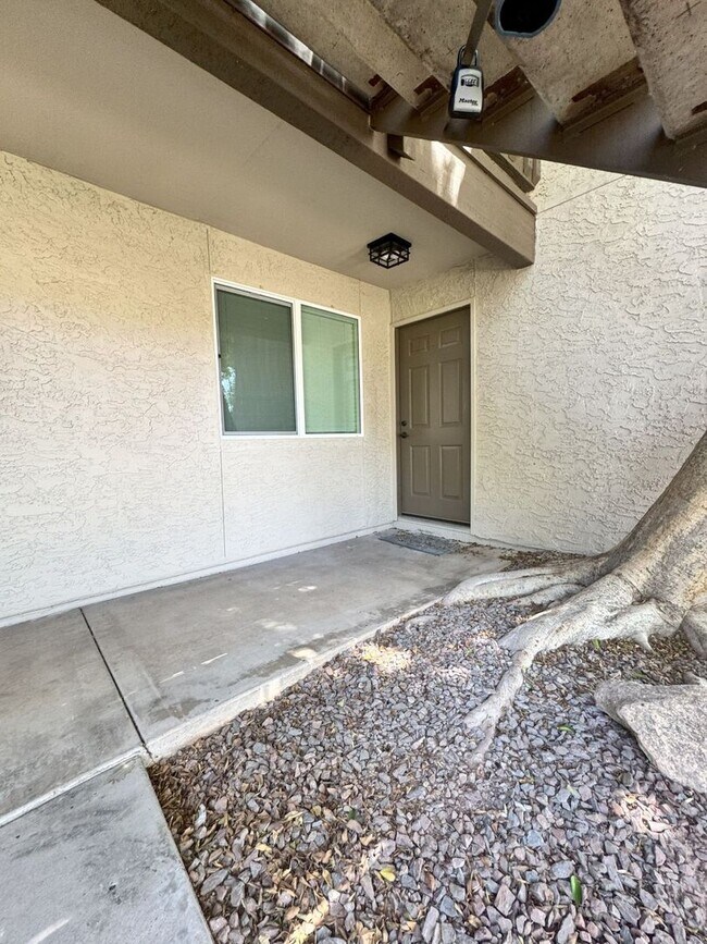 Building Photo - 520 N Stapley Dr
