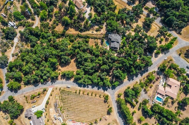 Building Photo - 35455 El Niguel Rd