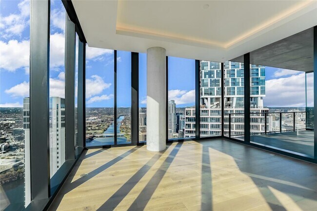 Building Photo - 610 Davis St