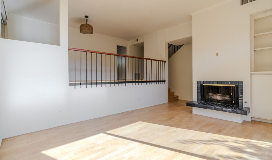 Building Photo - 11260 Overland Ave