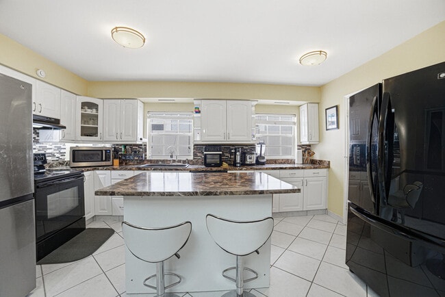 Building Photo - 564 NW 55th St