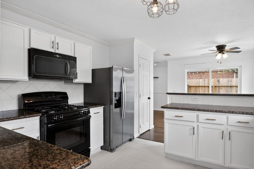 Building Photo - 21118 Barker Canyon Ln