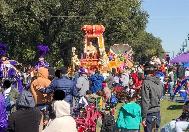 Building Photo - 2229 Napoleon Ave