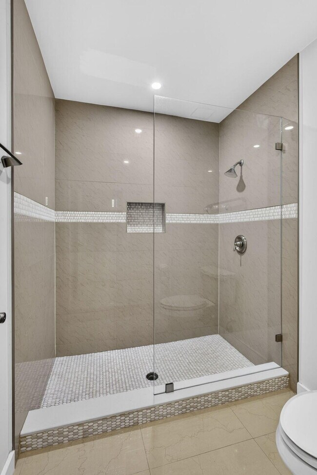 Building Photo - 11894 Donlin Dr