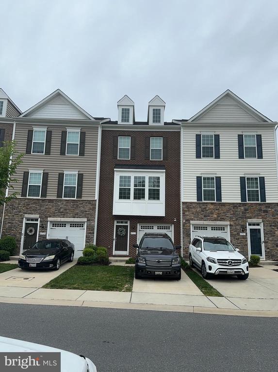 Building Photo - 4703 Six Forks Dr