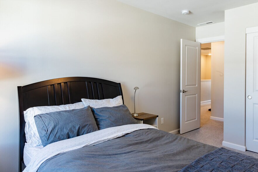 Building Photo - 18245 SW Aspen Butte Ln